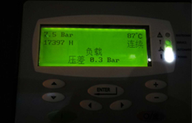 油氣分離器使用過程中因壓差過高被擊穿，造成跑油，油分配料不匹配造成壓差過高